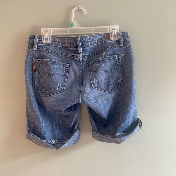 Paige Cutoff Jean Shorts - Picture 5 of 9